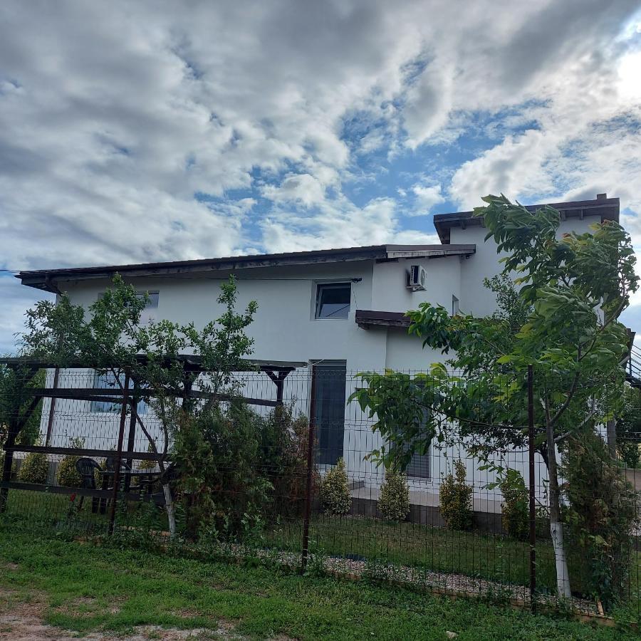 Villa Romelia - Select Apartments バドゥ エクステリア 写真