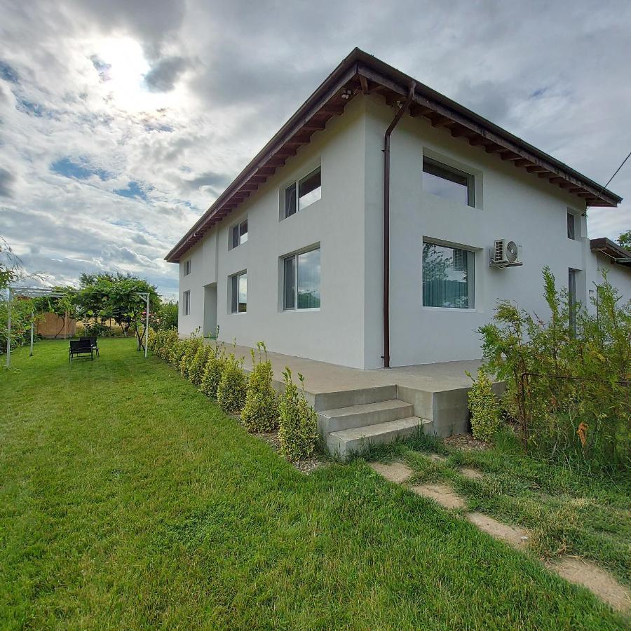Villa Romelia - Select Apartments バドゥ エクステリア 写真