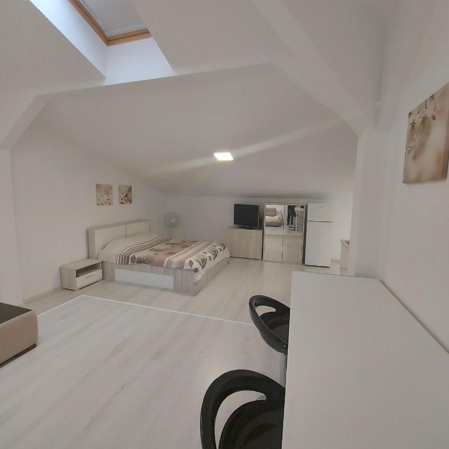 Villa Romelia - Select Apartments バドゥ エクステリア 写真