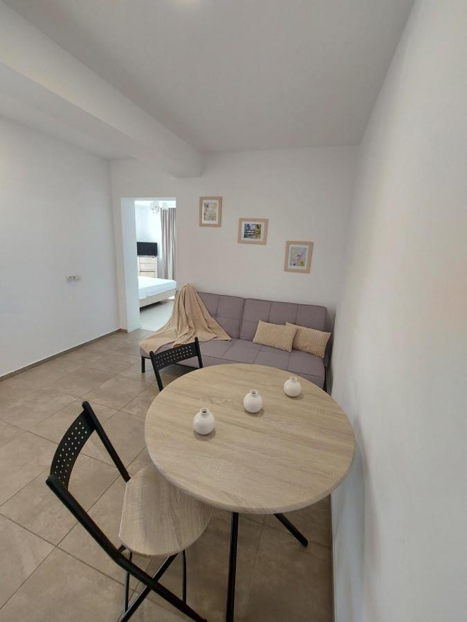 Villa Romelia - Select Apartments バドゥ エクステリア 写真