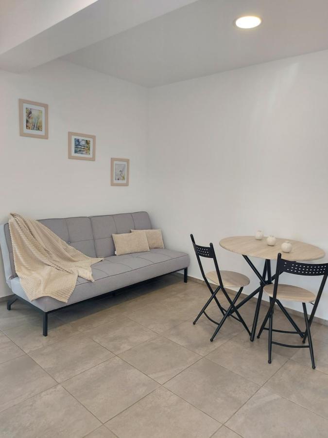 Villa Romelia - Select Apartments バドゥ エクステリア 写真