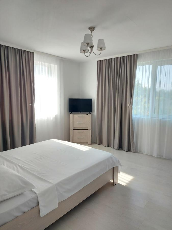 Villa Romelia - Select Apartments バドゥ エクステリア 写真