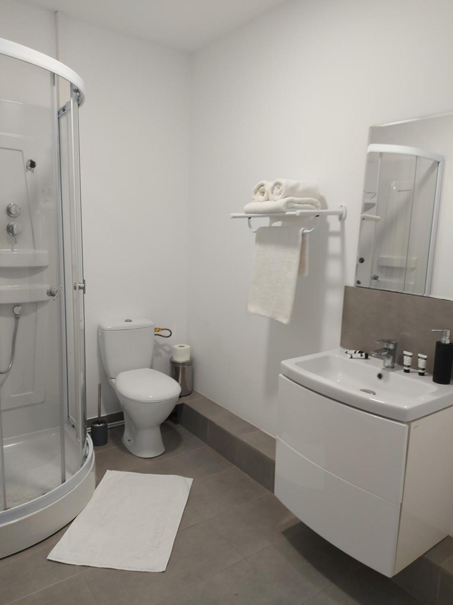 Villa Romelia - Select Apartments バドゥ エクステリア 写真