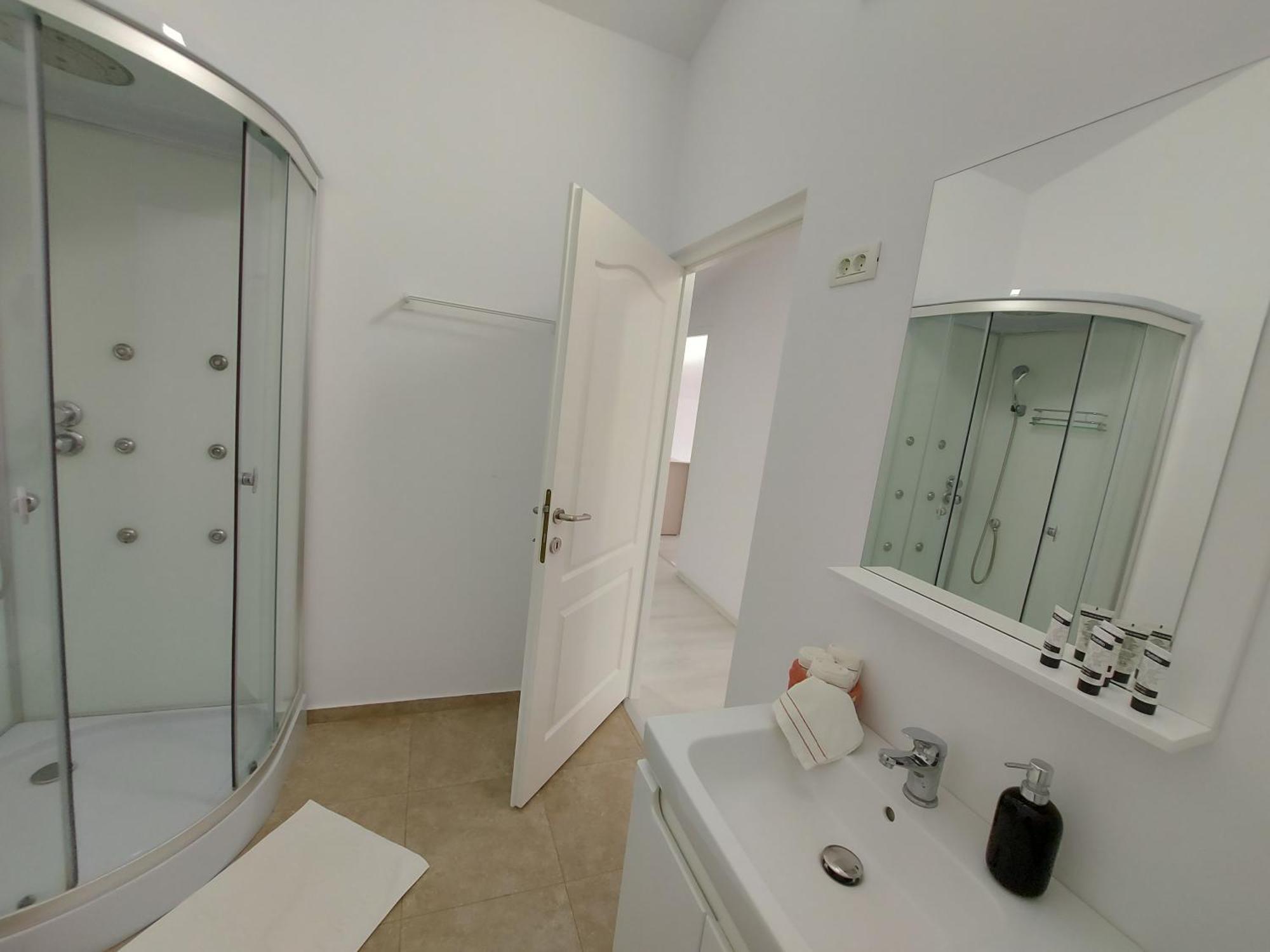 Villa Romelia - Select Apartments バドゥ エクステリア 写真