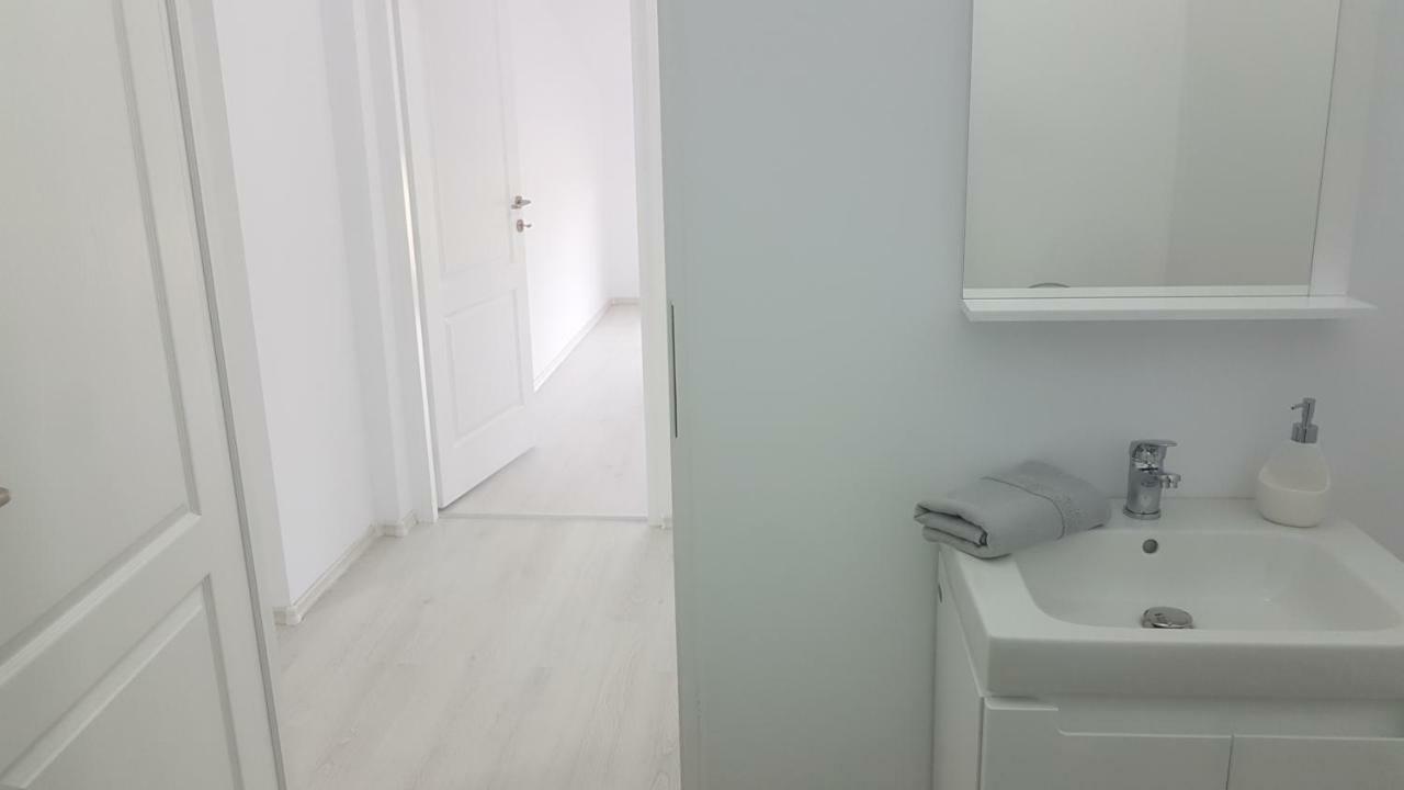 Villa Romelia - Select Apartments バドゥ エクステリア 写真